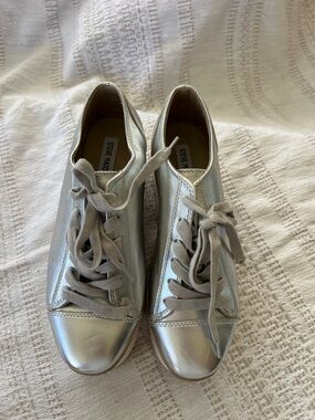 Steve Madden Metallic Silver Lace-Up Women’s Sneakers